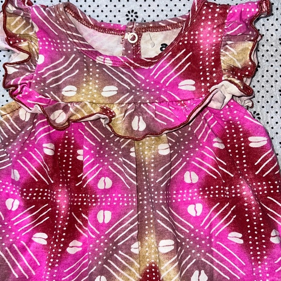 🛍PRETTY Little GIRLS ROMPER SIZE 0-3 MONTHS 🛍 - Picture 2 of 6